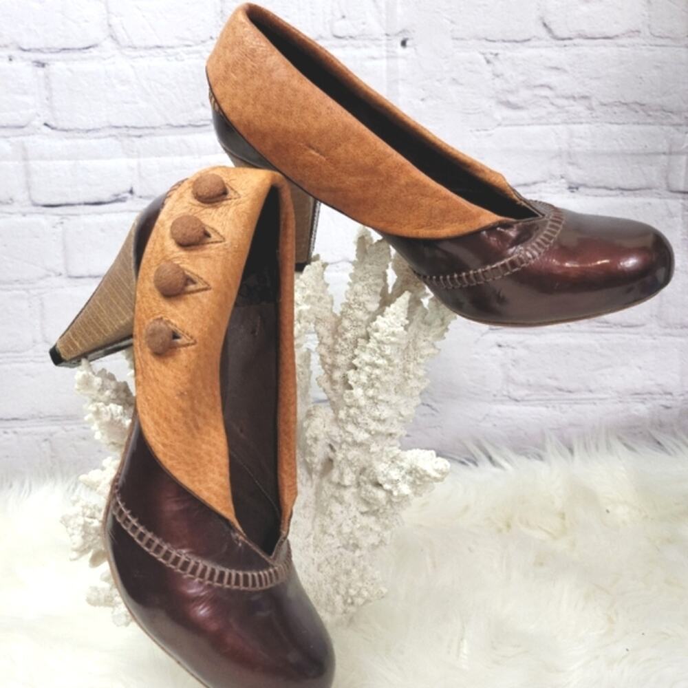 VINTAGE J SHOES Red Tan Flourish Leather Pumps Button Details Shabby Chic Sz: 9